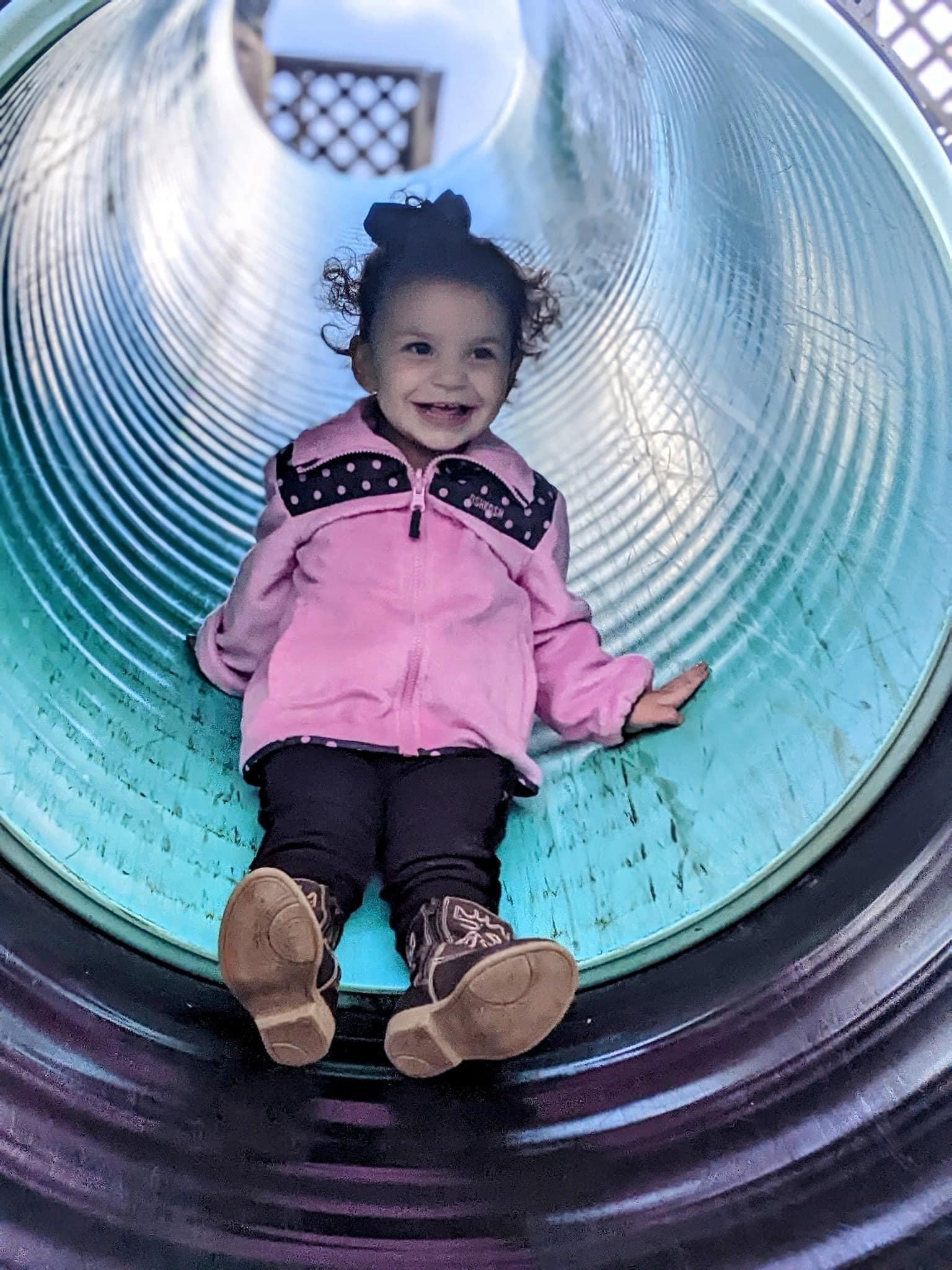 images/galleries/girl-slide.jpg#joomlaImage://local-images/galleries/girl-slide.jpg?width=1536&height=2048